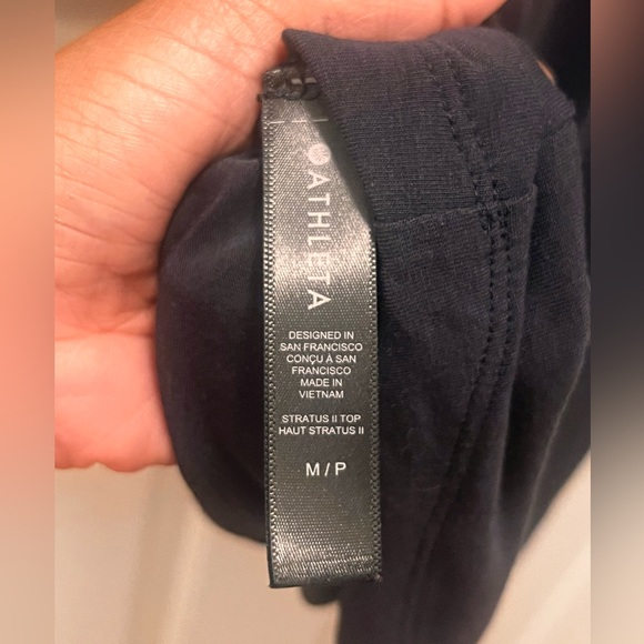LIKE NEW ATHLETA STRATUS II TOP - BLACK - Sz M/P - Picture 7 of 9